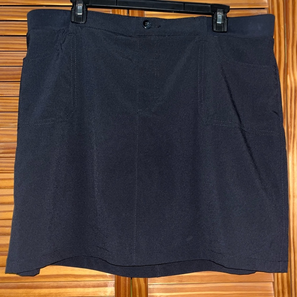 On the Go Riders by Lee Black Skort Size 16‎